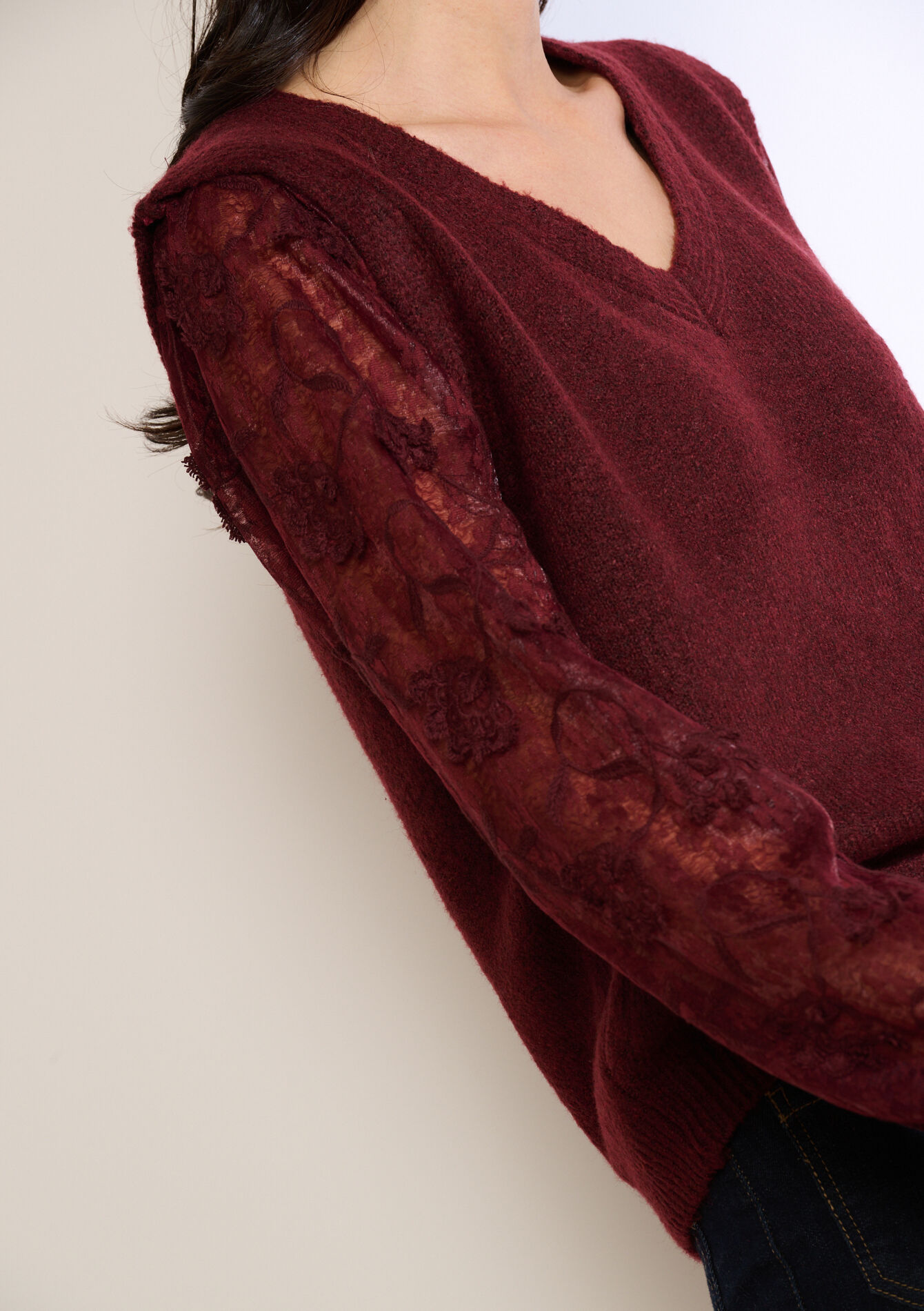 Pull col V manches dentelle - BORDEAU WINE - 04006976_1467