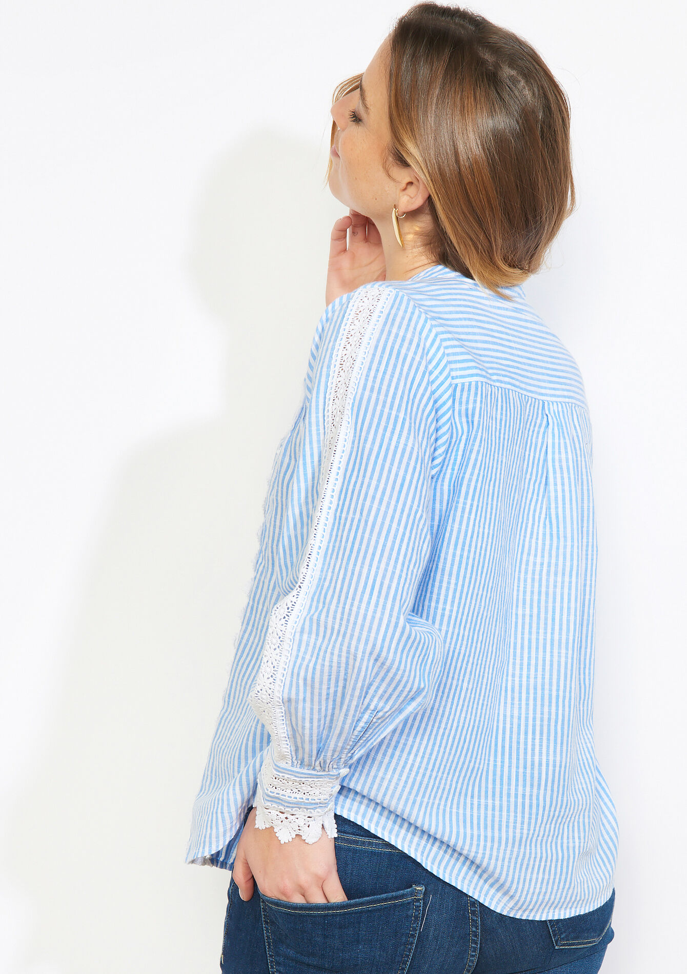 Blouse en dentelle raffinée - BLUE PASTEL - 05702947_3003